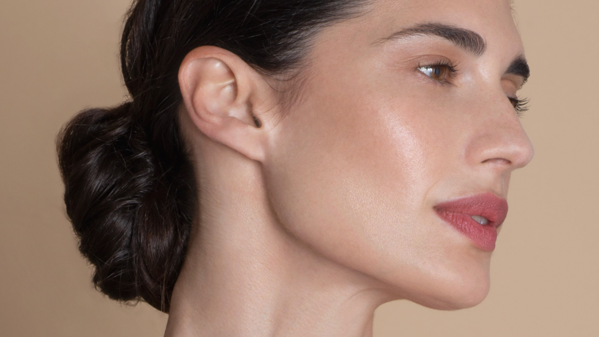 THE NECK AND NECKLINE